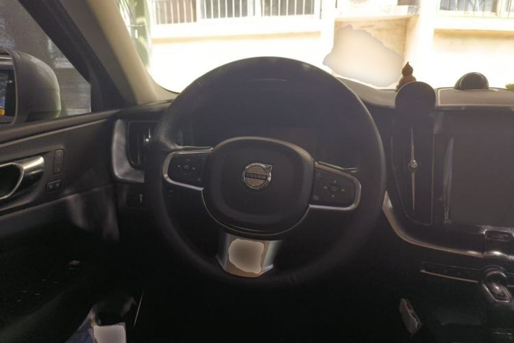 Used Volvo XC60 2019 T5 4x4 Smart Edition China VI Standard Steering Wheel