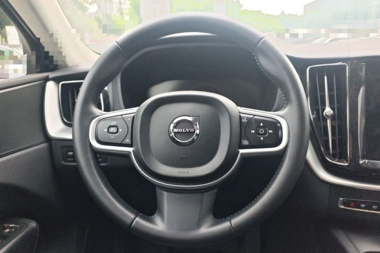 Used Volvo XC60 2019 T5 4x4 Smart Edition China V Standard Steering Wheel