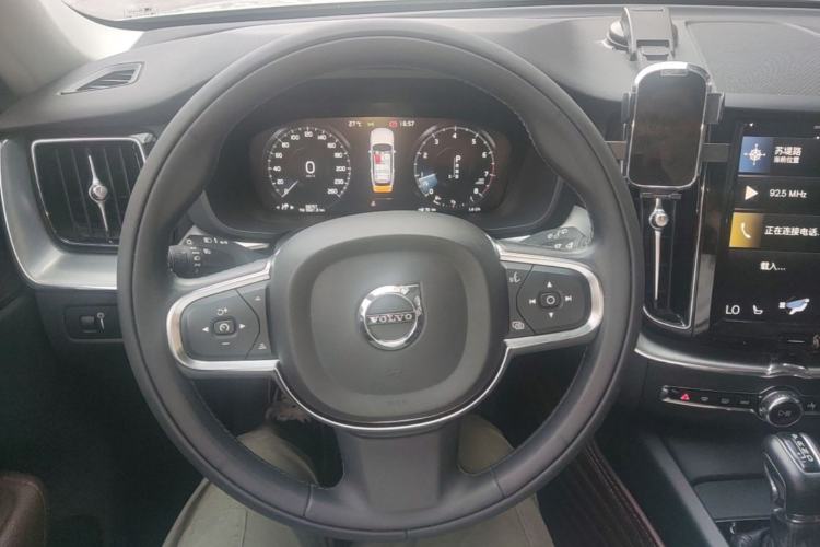 Used Volvo XC60 2019 T5 4x4 Smart Edition China V Standard Steering Wheel