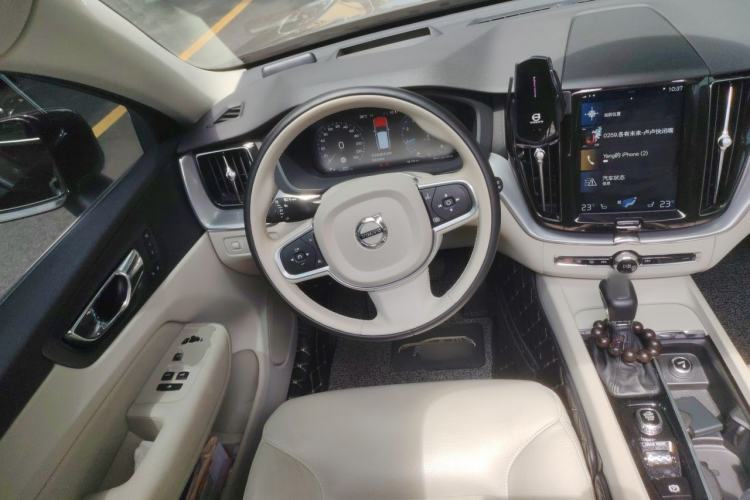Used Volvo XC60 2019 T5 4x4 Smart Edition China V Standard Steering Wheel