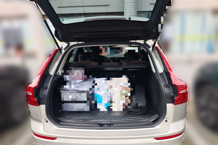 Used Volvo XC60 2019 T5 4x4 Smart Edition China V Standard Trunk