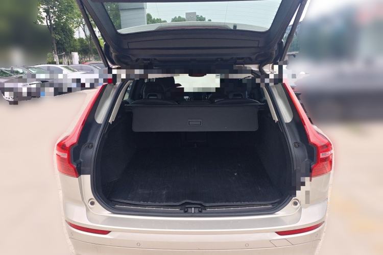 Used Volvo XC60 2019 T5 4x4 Smart Edition China V Standard Trunk