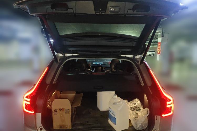 Used Volvo XC60 2019 T5 4x4 Smart Edition China V Standard Trunk