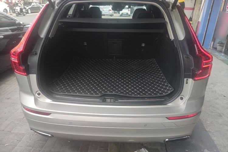 Used Volvo XC60 2019 T5 4x4 Smart Edition China V Standard Trunk