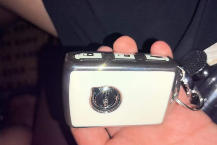 Used Volvo XC60 2019 T5 4x4 Smart Edition China V Standard Vehicle Key