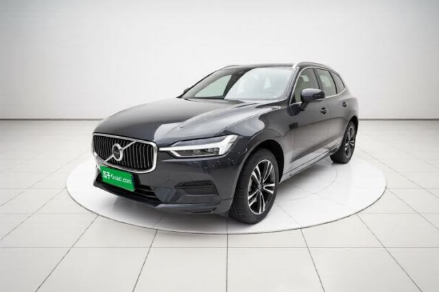 Używany Volvo XC60 2019 T5 4x4 Zhiyuan Edition China VI Standard