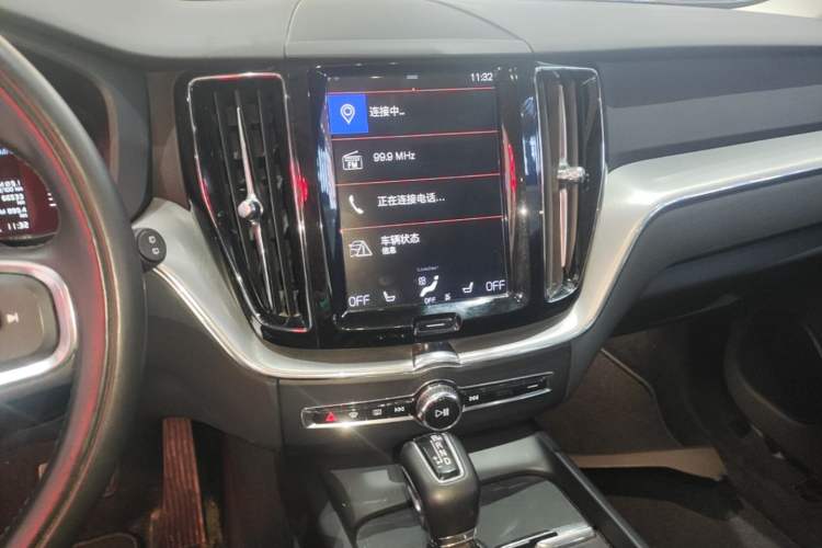 Used Volvo XC60 2019 T5 4x4 Smart Edition China VI Standard Audio And AC Panel