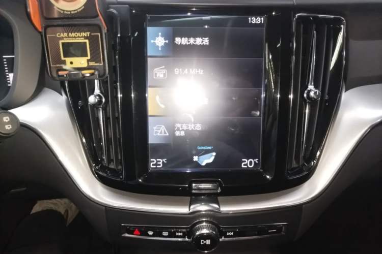 Used Volvo XC60 2019 T5 4x4 Smart Edition China VI Standard Audio And AC Panel