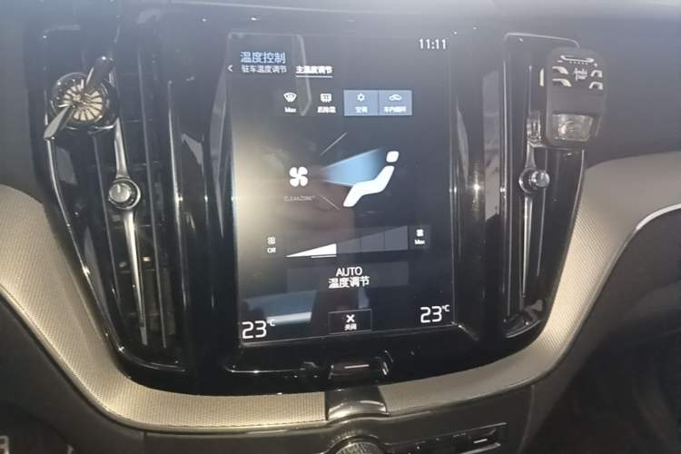 Used Volvo XC60 2019 T5 4x4 Zhiyuan Sport Edition China V Standard Audio And AC Panel