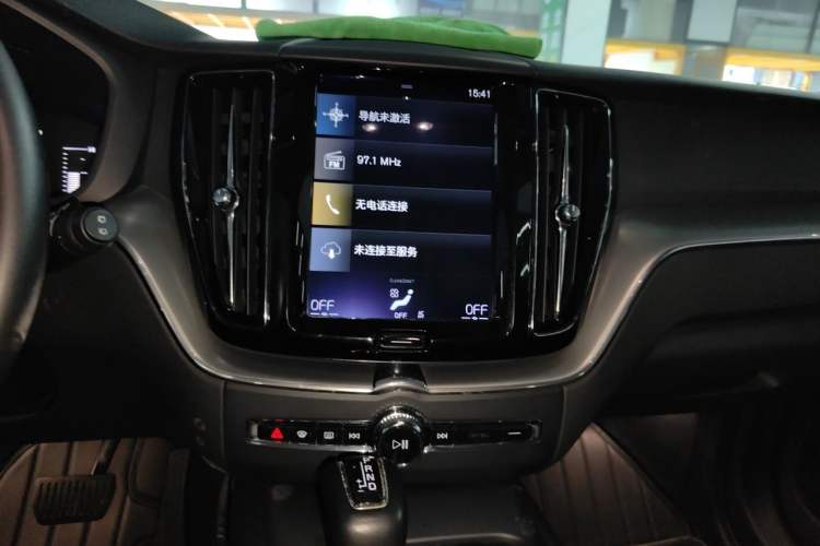 Used Volvo XC60 2019 T5 4x4 Smart Edition China V Standard Audio And AC Panel