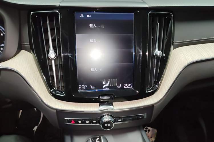 Used Volvo XC60 2019 T5 4x4 Zhiya Luxury Edition China VI Standard Audio And AC Panel