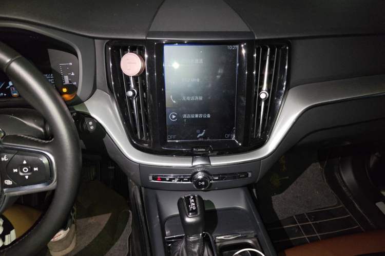 Used Volvo XC60 2019 T5 4x4 Smart Edition China VI Standard Audio And AC Panel