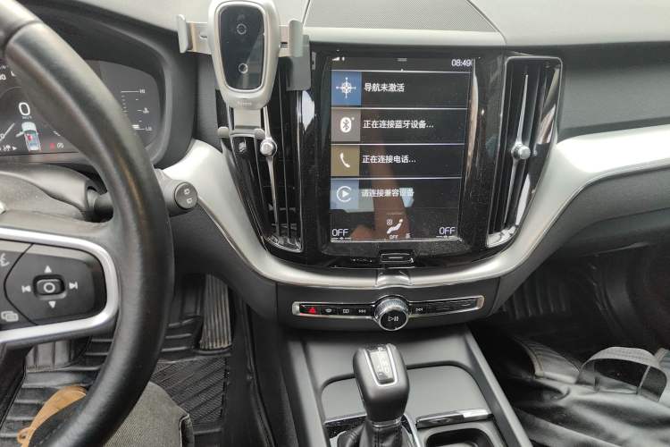 Used Volvo XC60 2019 T5 4x4 Smart Edition China VI Standard Audio And AC Panel