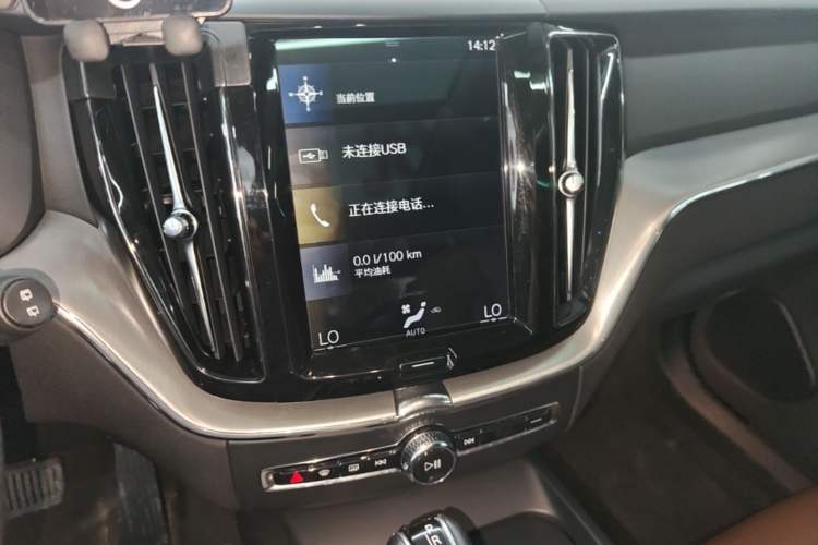 Used Volvo XC60 2019 T5 4x4 Smart Edition China V Standard Audio And AC Panel
