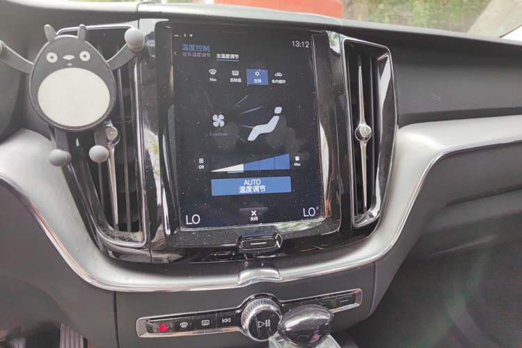 Used Volvo XC60 2019 T5 4x4 Smart Edition China V Standard Audio And AC Panel