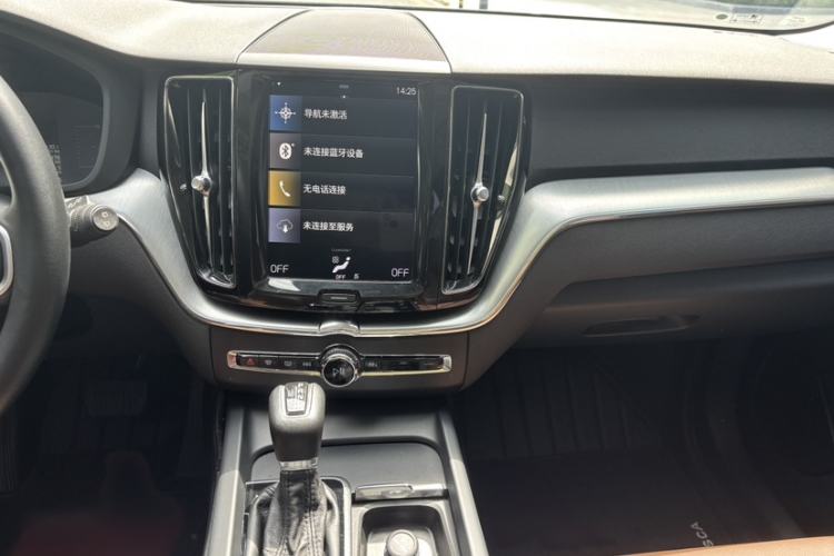 Used Volvo XC60 2019 T5 4x4 Smart Edition China V Standard Audio And AC Panel