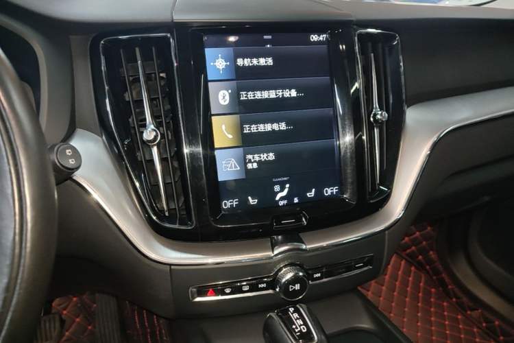 Used Volvo XC60 2019 T5 4x4 Smart Edition China VI Standard Audio And AC Panel