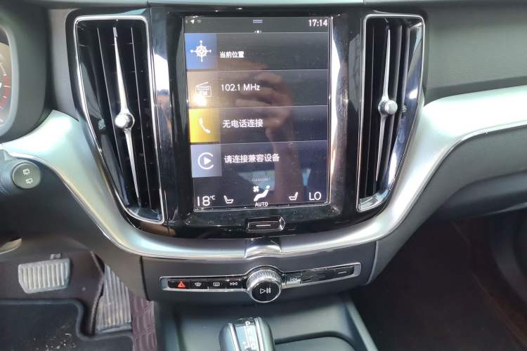Used Volvo XC60 2019 T5 4x4 Zhiyuan Edition China VI Standard Audio And AC Panel