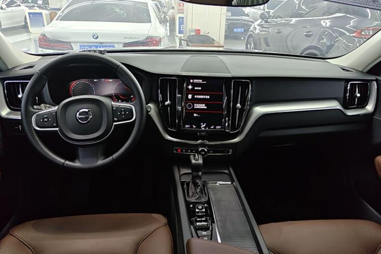Used Volvo XC60 2019 T5 4x4 Smart Edition China V Standard Center Console