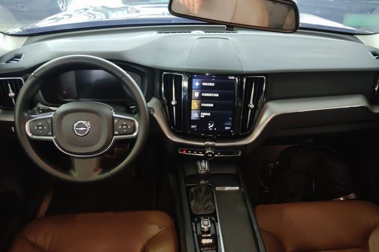 Used Volvo XC60 2019 T5 4x4 Smart Edition China VI Standard Center Console
