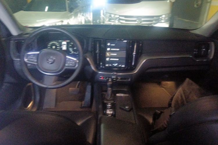 Used Volvo XC60 2019 T5 4x4 Smart Edition China V Standard Center Console