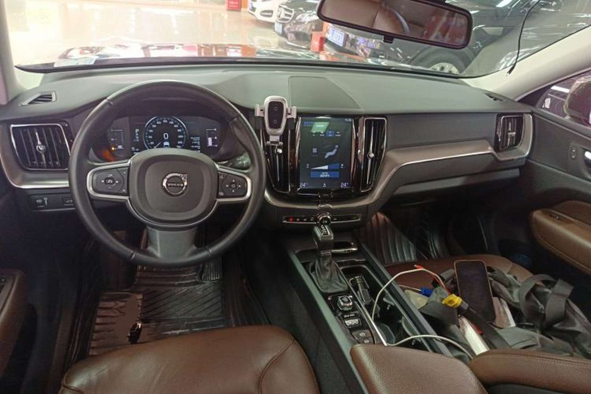 Used Volvo XC60 2019 T5 4x4 Smart Edition China VI Standard Center Console