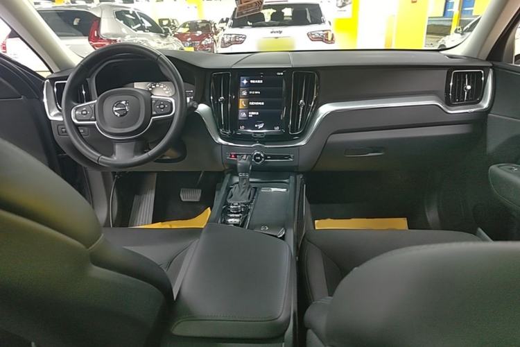 Used Volvo XC60 2019 T4 Zhiyi Edition China V Standard Center Console