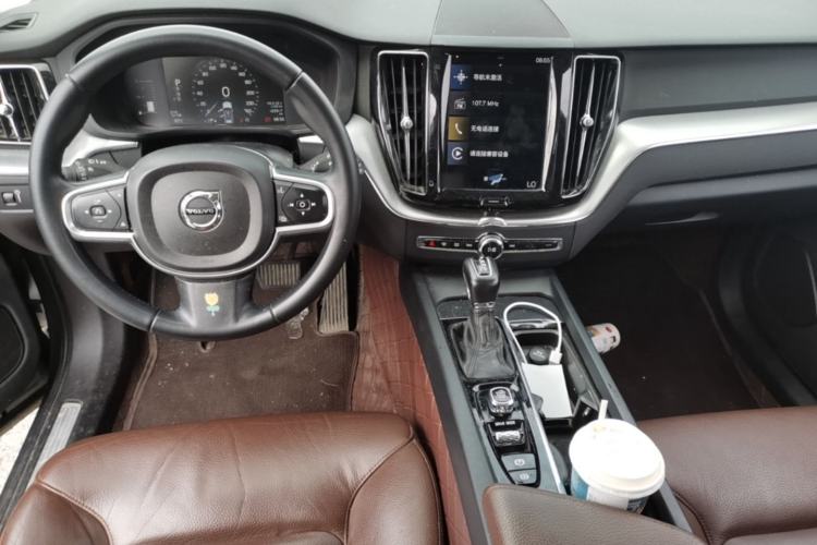 Used Volvo XC60 2019 T5 4x4 Smart Edition China V Standard Center Console