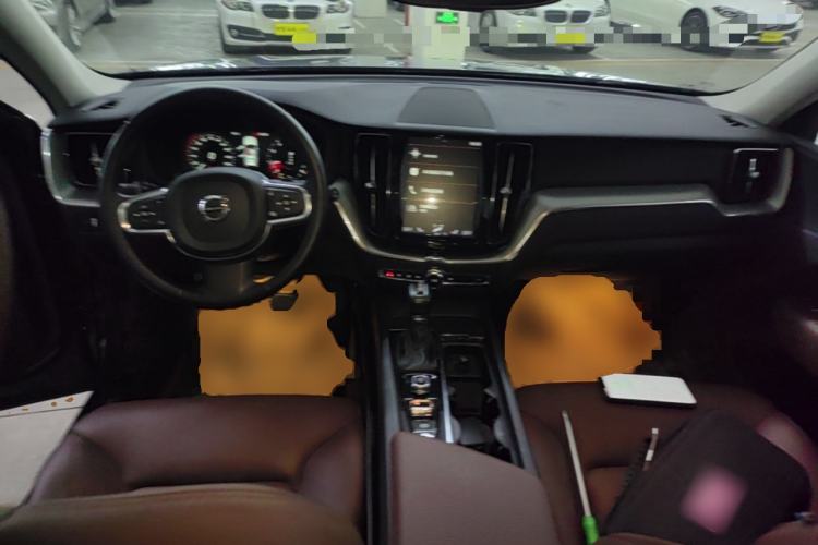 Used Volvo XC60 2019 T5 4x4 Zhiyuan Edition China VI Standard Center Console