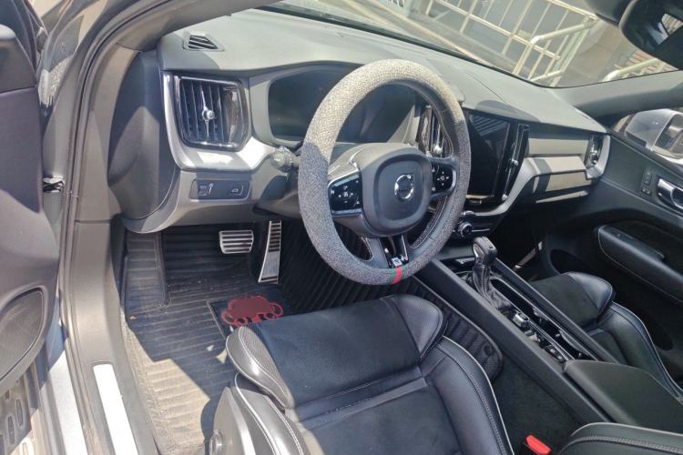 Used Volvo XC60 2019 T5 4x4 Zhiyuan Sport Edition China V Standard Center Console