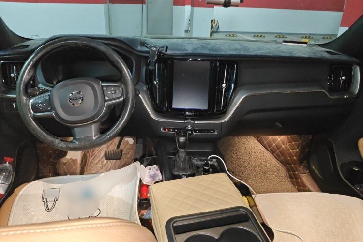 Used Volvo XC60 2019 T5 4x4 Smart Edition China V Standard Center Console