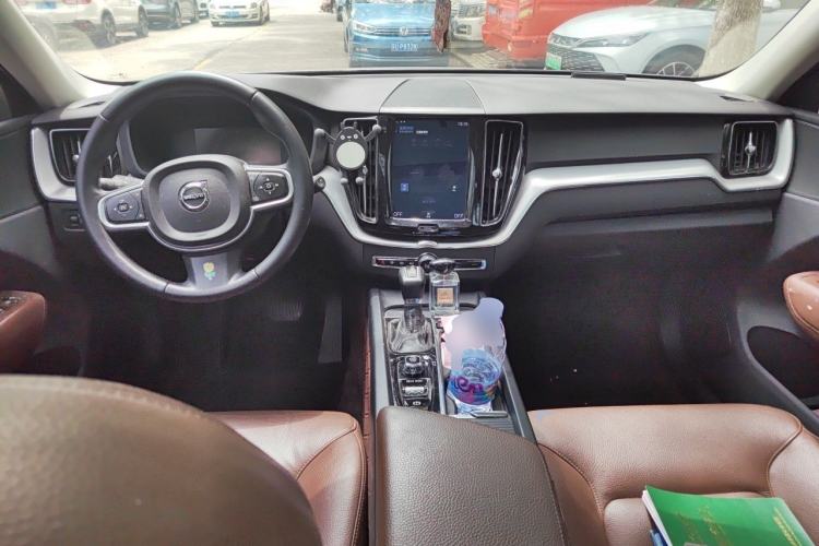 Used Volvo XC60 2019 T5 4x4 Smart Edition China V Standard Center Console