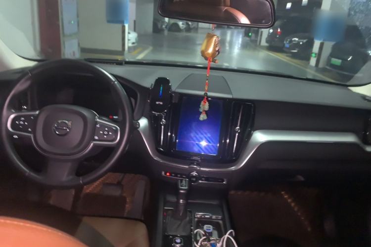 Used Volvo XC60 2019 T5 4x4 Smart Edition China V Standard Center Console