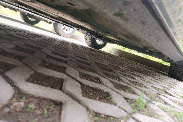 Used Volvo XC60  Chassis Front Left