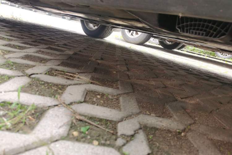 Used Volvo XC60  Chassis Rear Left