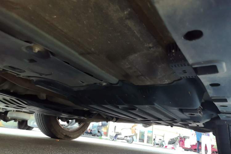 Used Volvo XC60 2019 T5 4x4 Zhiyuan Edition China VI Standard Chassis Rear Left
