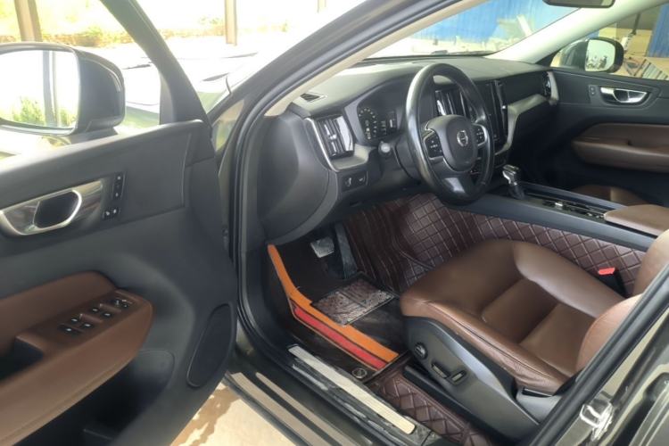 Used Volvo XC60 2019 T5 4x4 Smart Edition China VI Standard Driver Seat