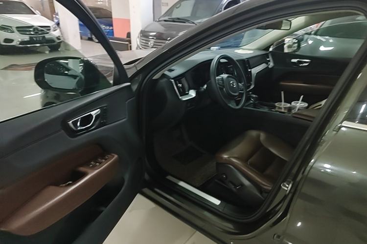 Used Volvo XC60 2019 T5 4x4 Smart Edition China VI Standard Driver Seat