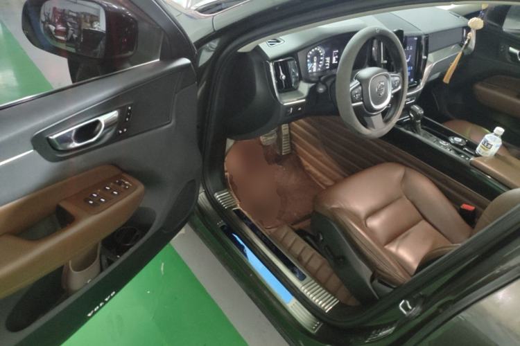 Used Volvo XC60 2019 T5 4x4 Smart Edition China VI Standard Driver Seat
