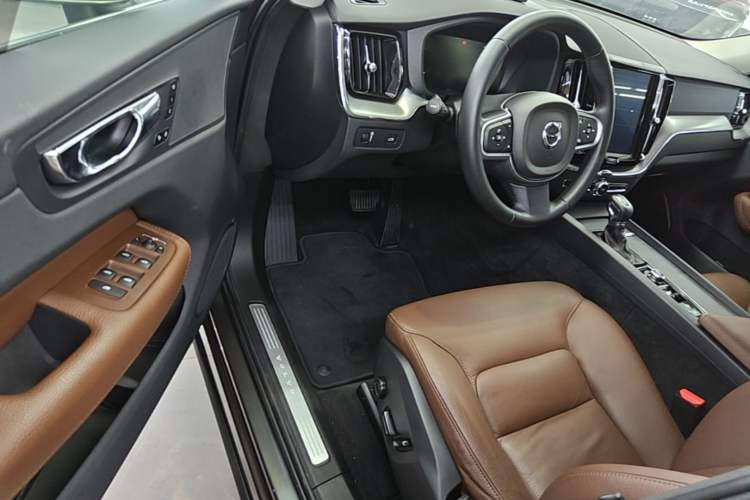 Used Volvo XC60 2019 T5 4x4 Smart Edition China V Standard Driver Seat