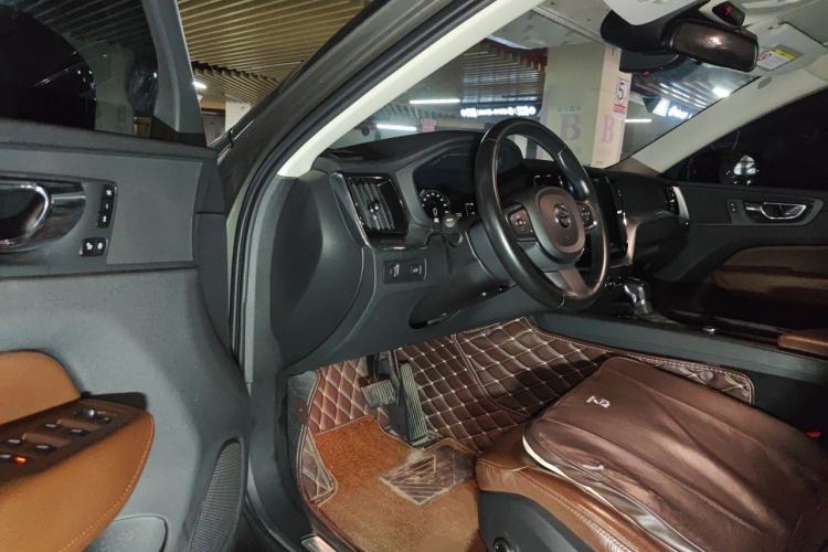 Used Volvo XC60 2019 T5 4x4 Smart Edition China V Standard Driver Seat