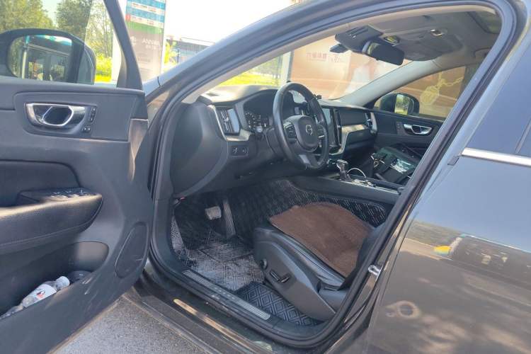 Used Volvo XC60 2019 T5 4x4 Smart Edition China V Standard Driver Seat
