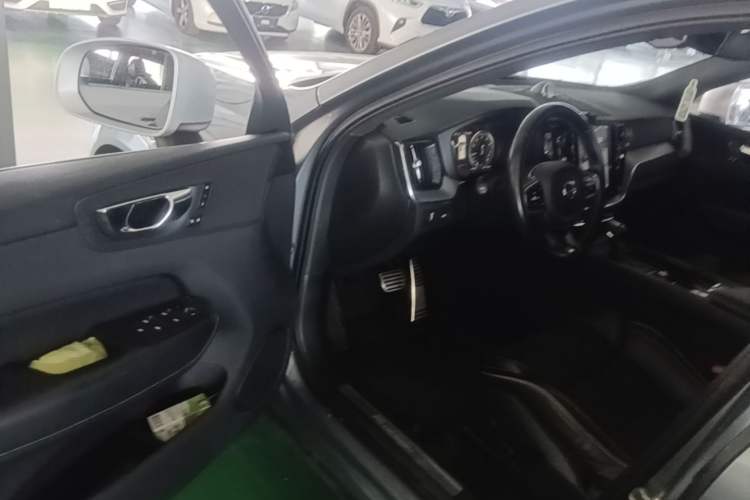 Used Volvo XC60 2019 T5 4x4 Zhiyuan Sport Edition China V Standard Driver Seat