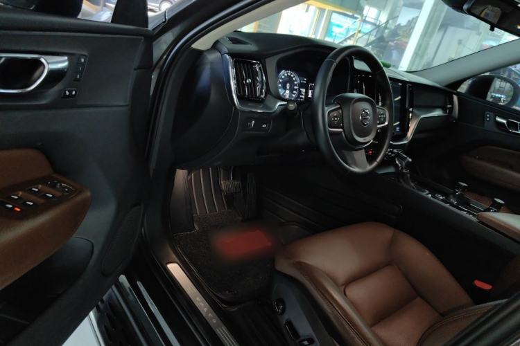 Used Volvo XC60 2019 T5 4x4 Smart Edition China V Standard Driver Seat