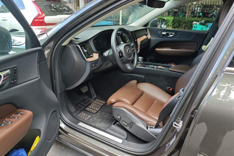 Used Volvo XC60 2019 T5 4x4 Zhiya Luxury Edition China V Standard Driver Seat