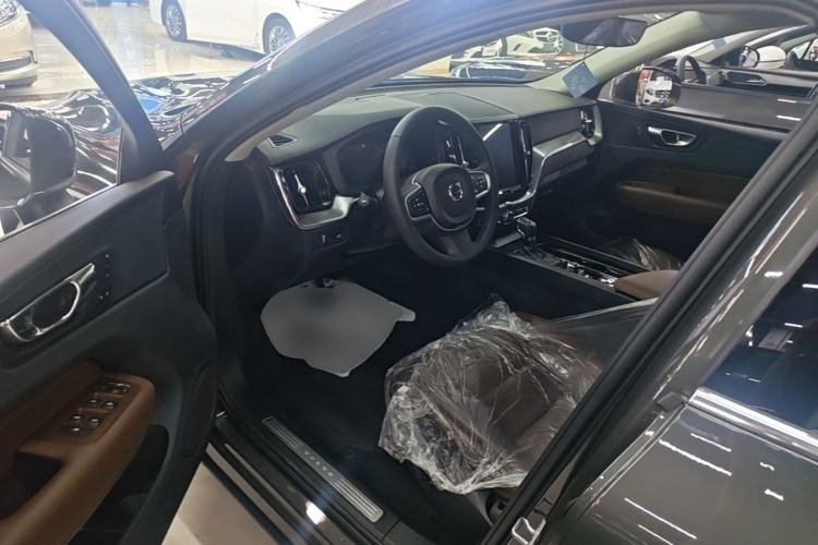Used Volvo XC60 2019 T5 4x4 Smart Edition China V Standard Driver Seat