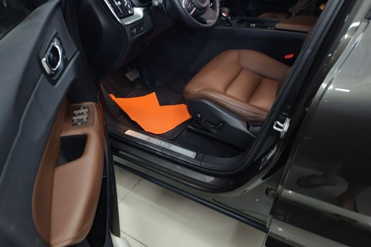 Used Volvo XC60 2019 T5 4x4 Zhiyuan Edition China VI Standard Driver Seat