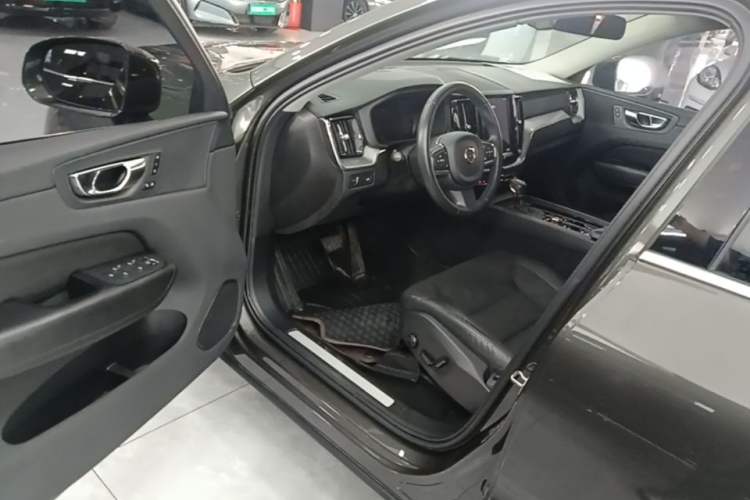 Used Volvo XC60 2019 T4 Zhiyi Edition China VI Driver Seat