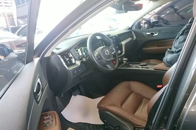 Used Volvo XC60 2019 T5 4x4 Zhiyuan Edition China VI Standard Driver Seat