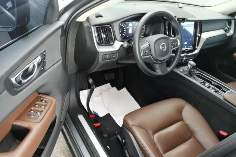 Used Volvo XC60 2019 T5 4x4 Zhiyuan Edition China VI Standard Driver Seat